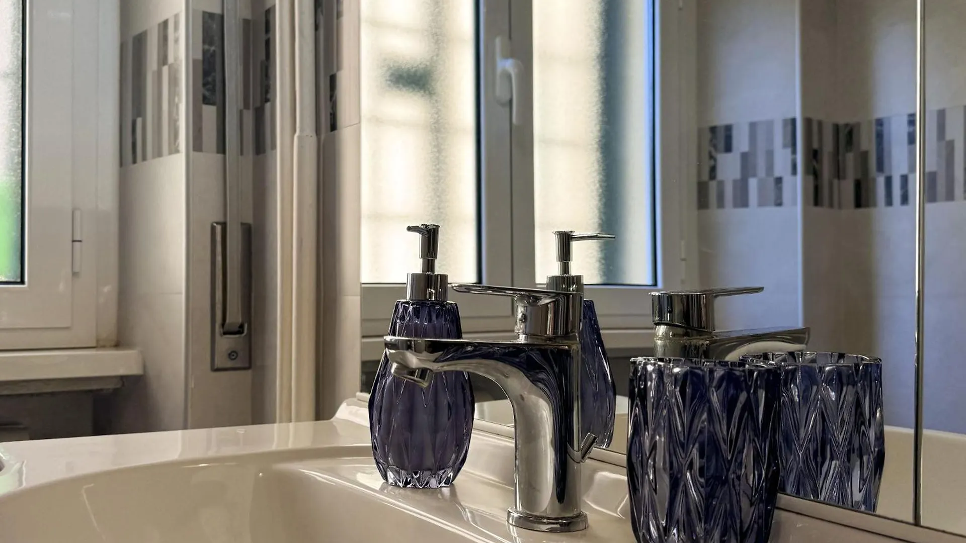 Jhhit Tuscolana Suite 01 With Terrace Roma Apartamento